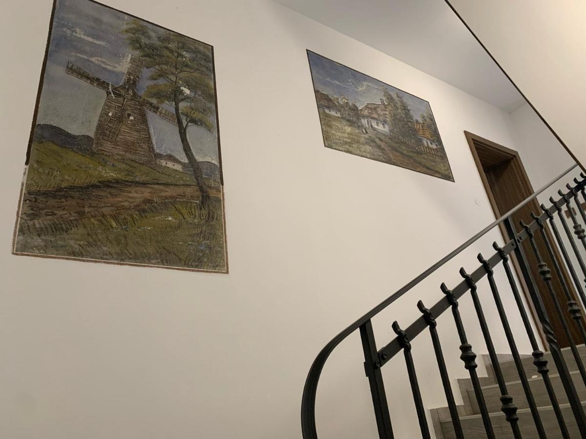 Hotel Cafe De La Creme Kuzelov Zewnętrze zdjęcie