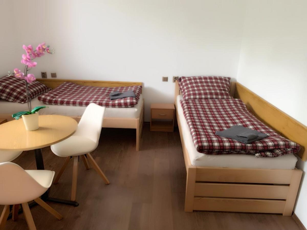 Hotel Cafe De La Creme Kuzelov Zewnętrze zdjęcie