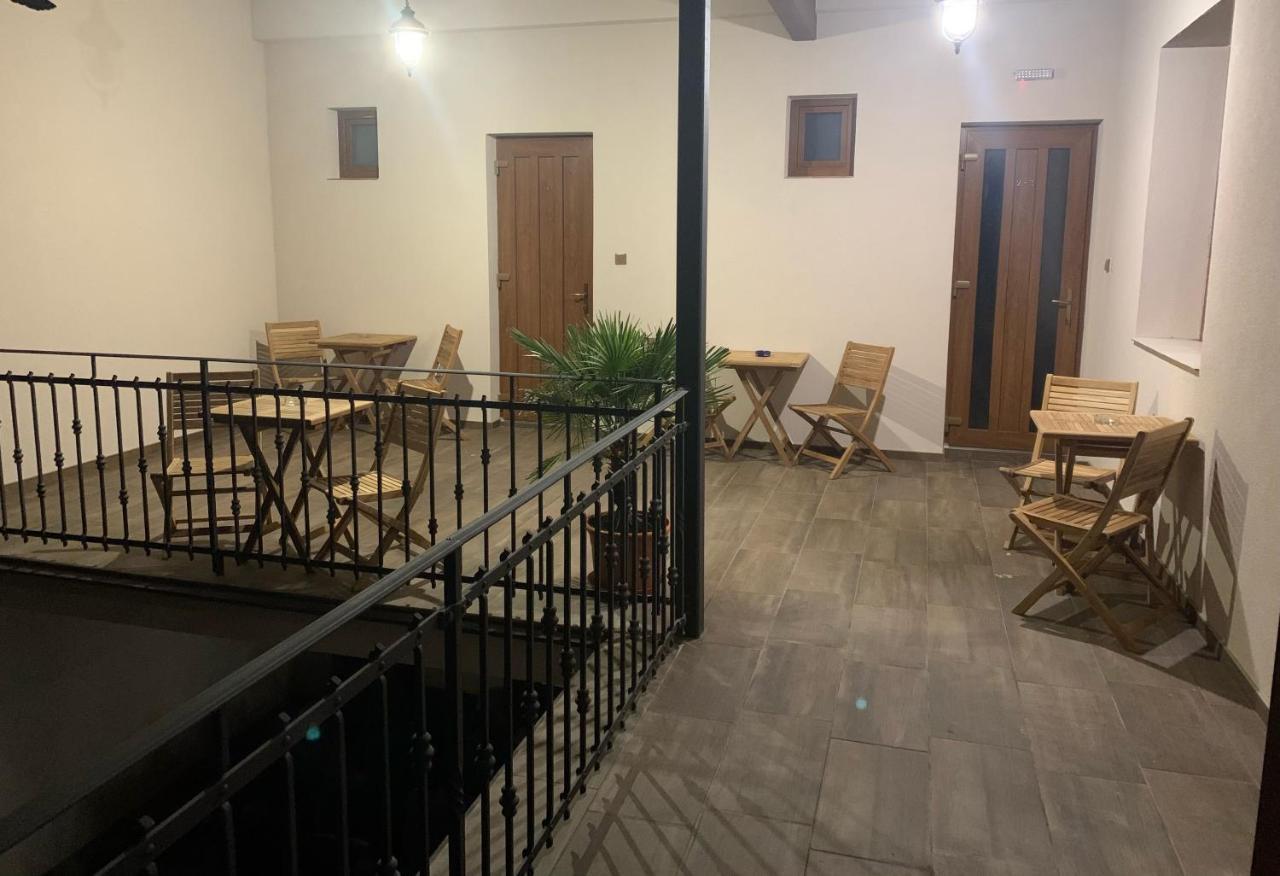 Hotel Cafe De La Creme Kuzelov Zewnętrze zdjęcie