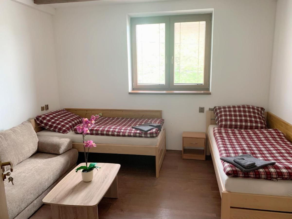 Hotel Cafe De La Creme Kuzelov Zewnętrze zdjęcie