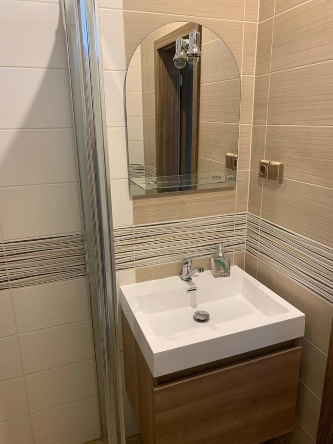 Hotel Cafe De La Creme Kuzelov Zewnętrze zdjęcie