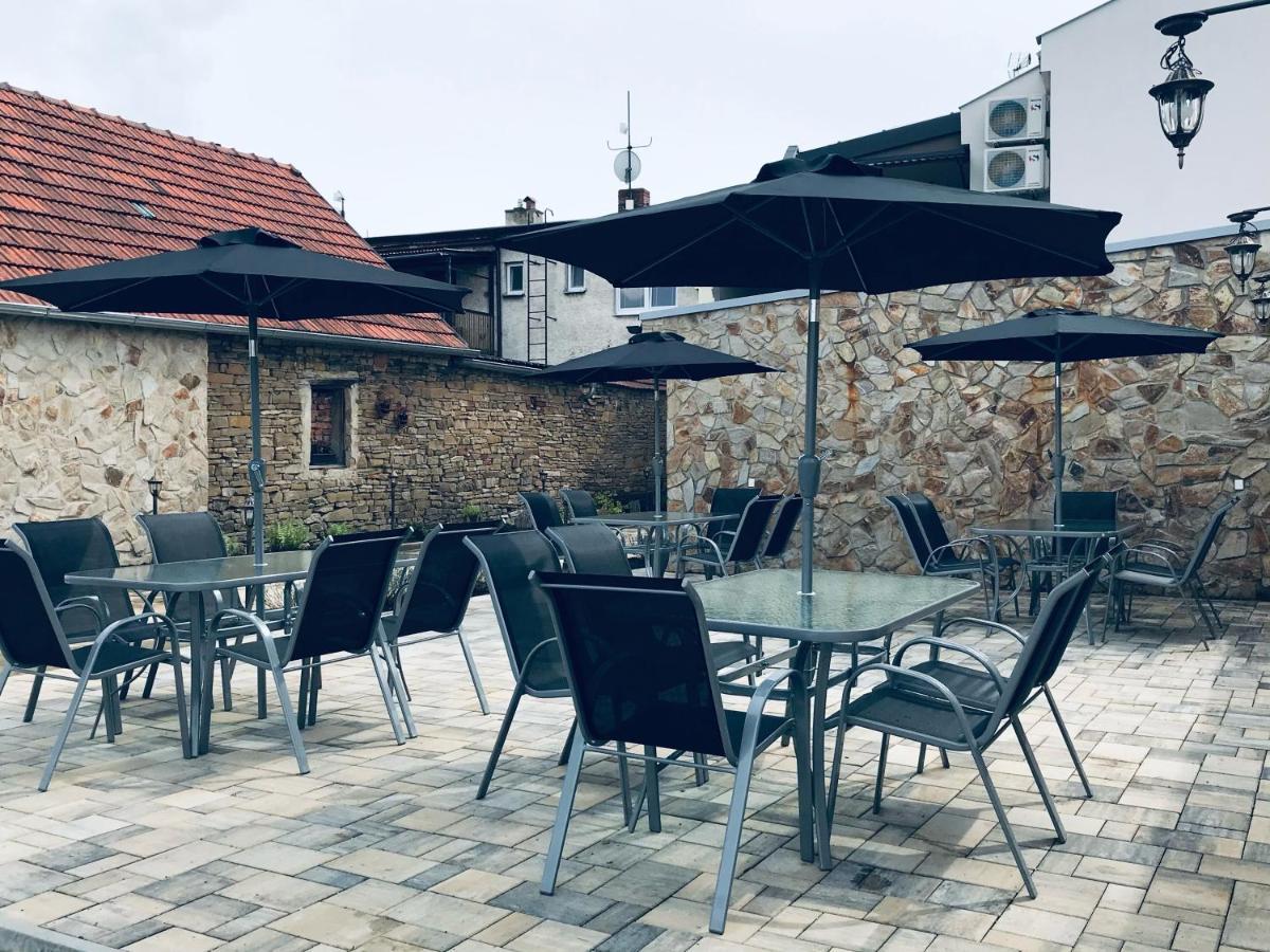 Hotel Cafe De La Creme Kuzelov Zewnętrze zdjęcie